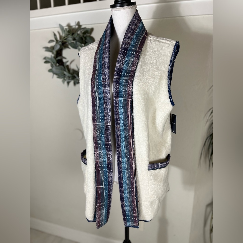 Lucky Brand M Women’s Vest Oversized Quilted Faux Sherpa White Blue Flaw $119